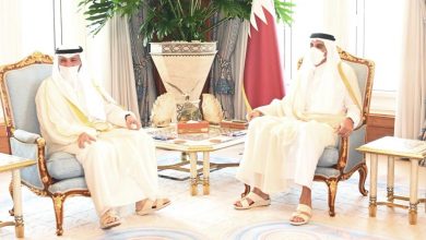 صورة أمير قطر يستقبل رئيس مجلس الأمة الكويتي والوفد البرلماني المرافق