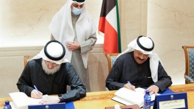 صورة توقيع اتفاقية تعاون مشترك بين ديوان رئيس الوزراء و«البترول الوطنية»