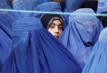 صورة «طالبان» تأمر النساء بارتداء البرقع في الأماكن العامة